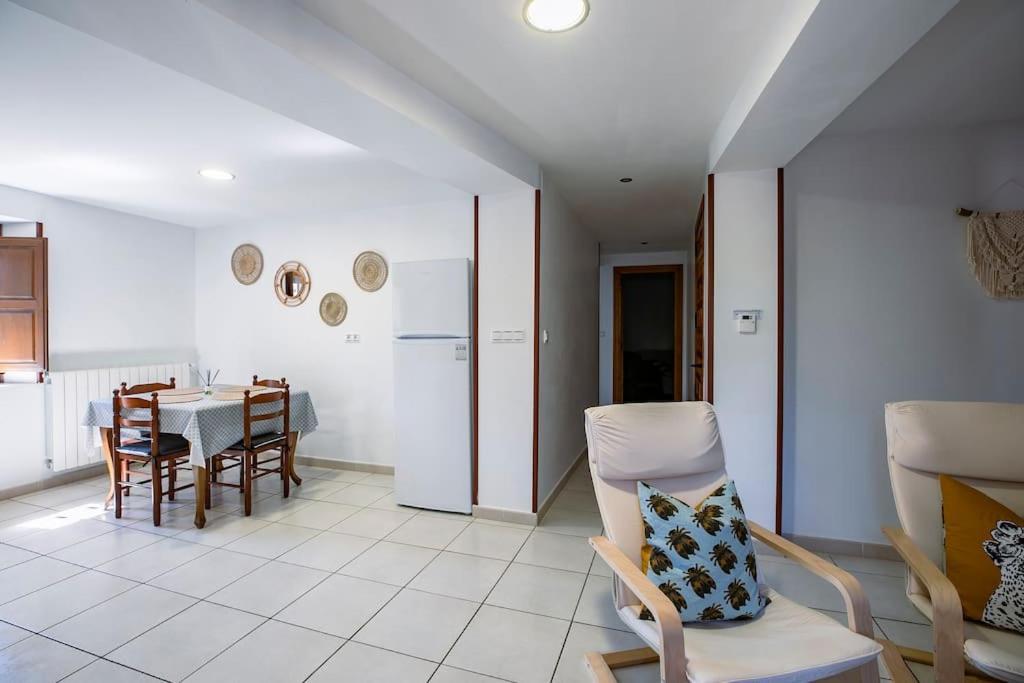 Casa Feli - Apartamento Con Jardin Privado En Los Pirineos Кастьєльйо-де-Хака Екстер'єр фото
